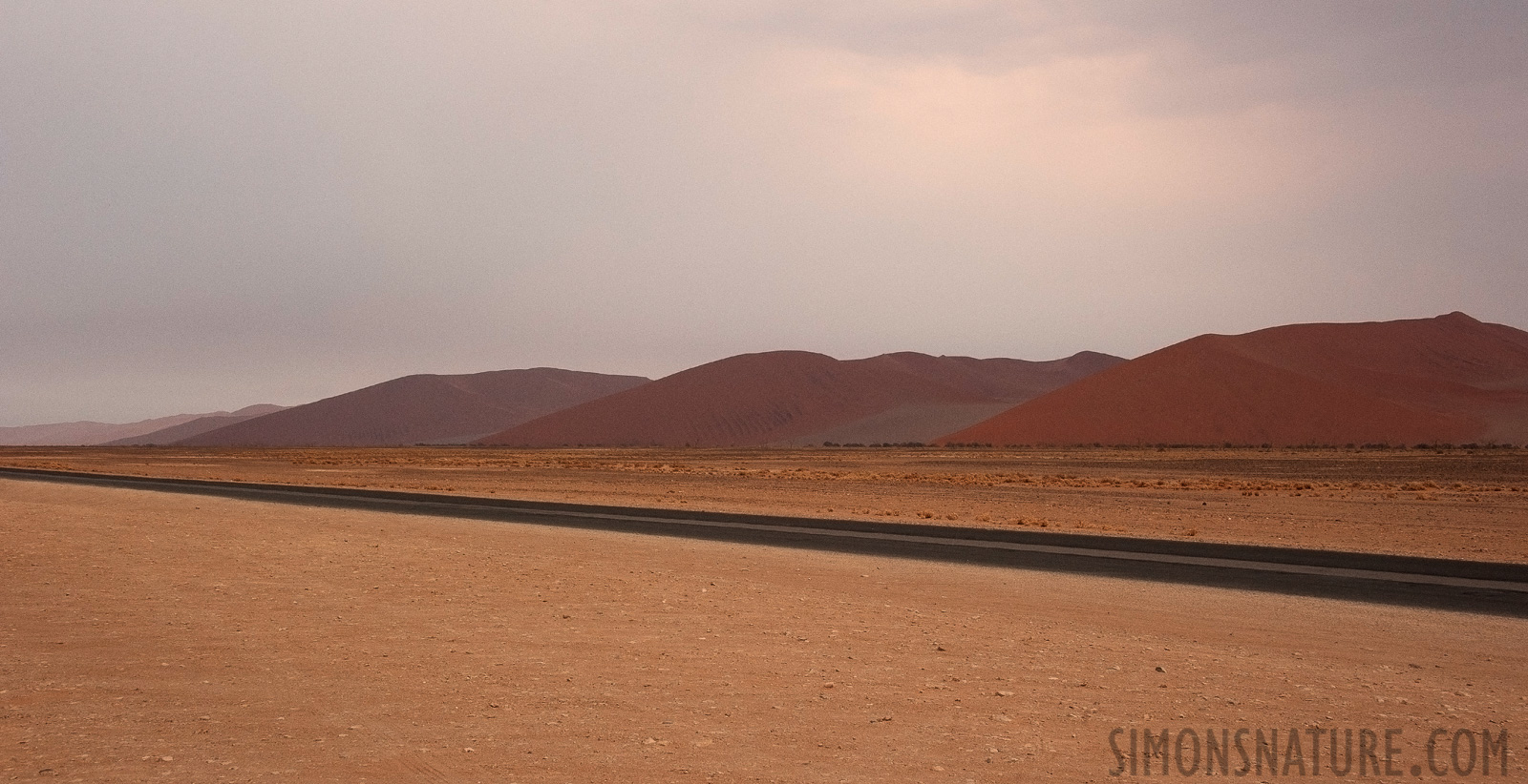 Namib-Naukluft National Park [48 mm, 1/100 sec at f / 14, ISO 1250]